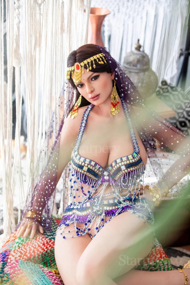 Sexpuppe in orientalischem Kostüm