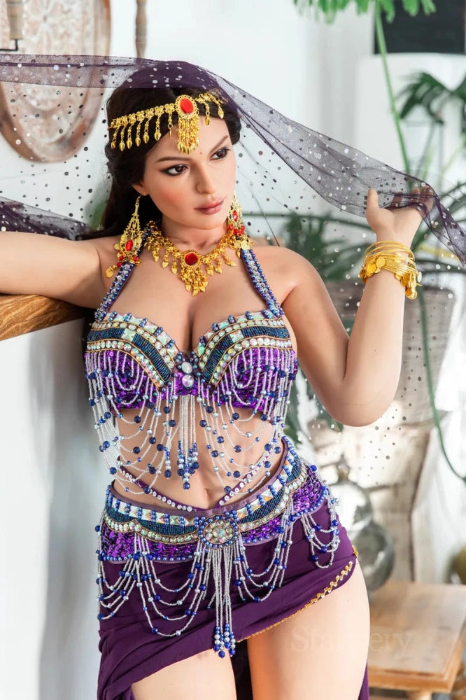Sexpuppe in orientalischem Kostüm