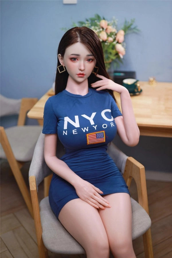 Sexpuppe in blauer Kleidung