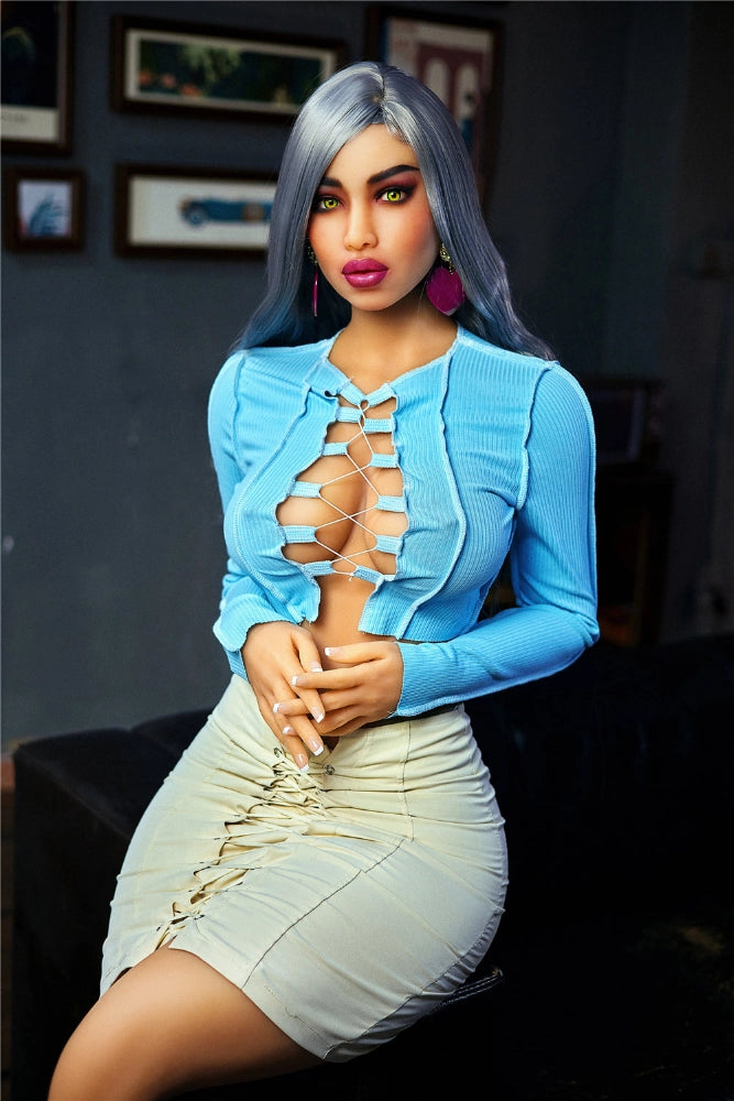 Realistische Sexpuppe mit blauer Kleidung