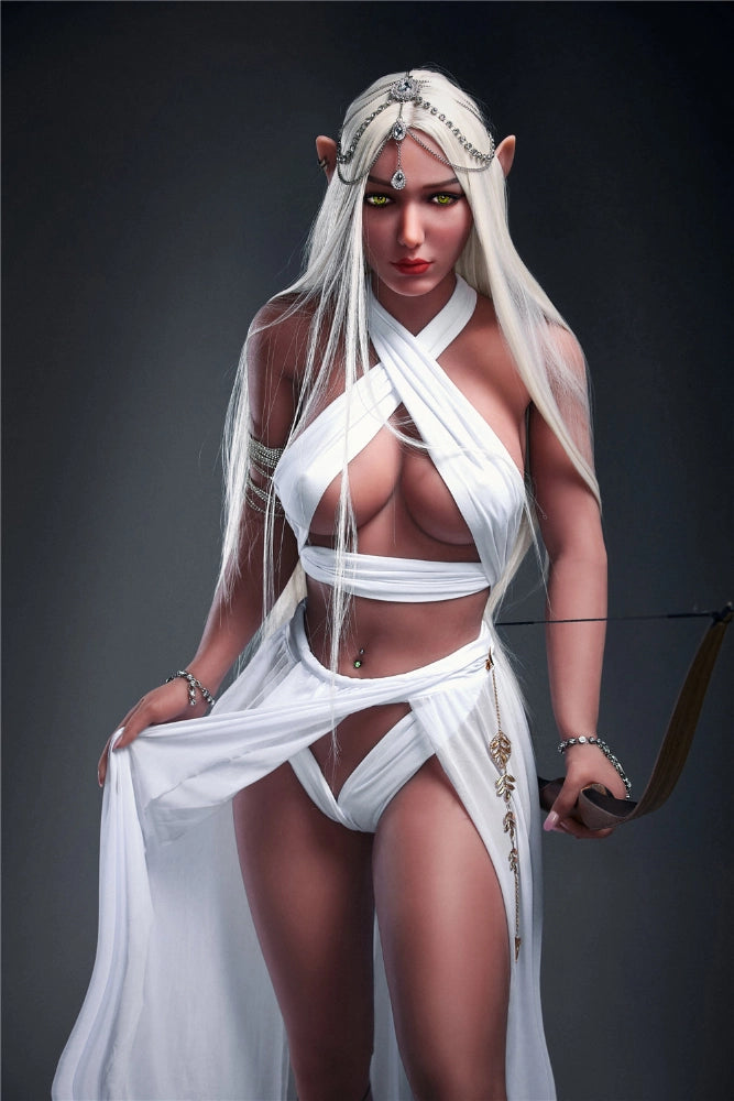 Elfische Sexpuppe in Fantasy-Kleidung