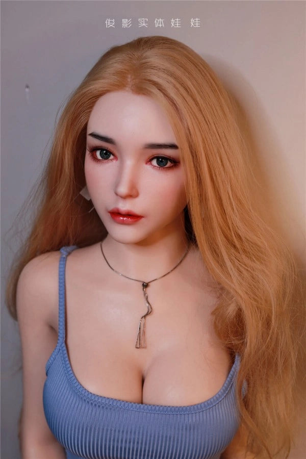 Sexpuppe mit blonden Haaren