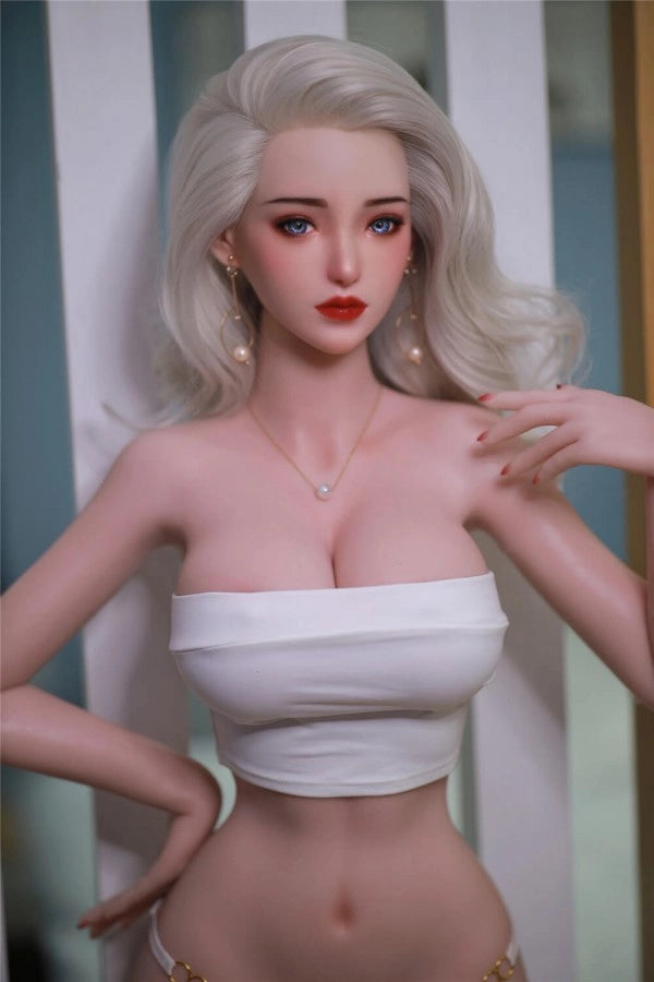 Sexpuppe mit weißem Top