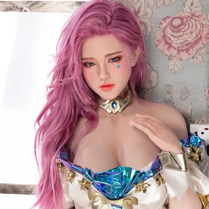 Realistische Sexpuppe mit lila Haaren