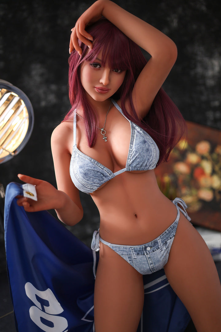 Realistische Sexpuppe in Dessous