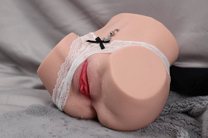 Sexpuppen-Torso mit Unterwäsche