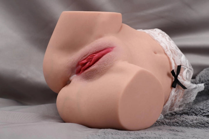 Sexpuppen-Torso mit Unterwäsche