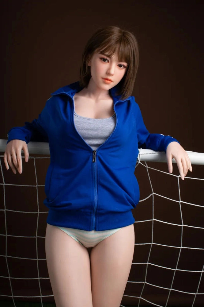 Sexpuppe in sportlicher Kleidung