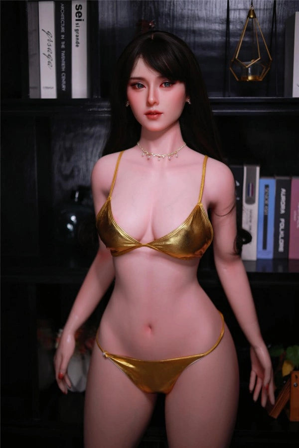 Realistische Sexpuppe in goldener Unterwäsche