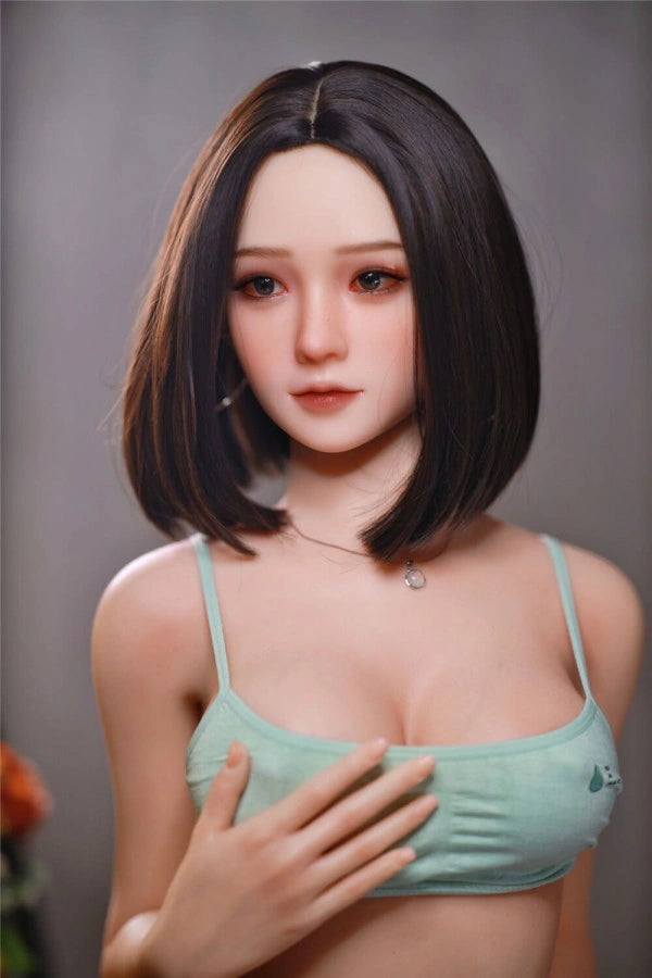 Realistische Sexpuppe mit braunen Haaren