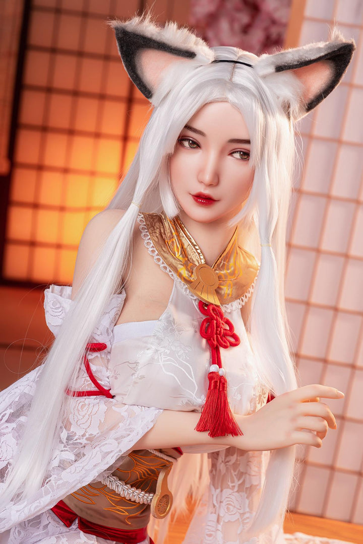 Anime-inspirierte Sexpuppe mit Katzenohren