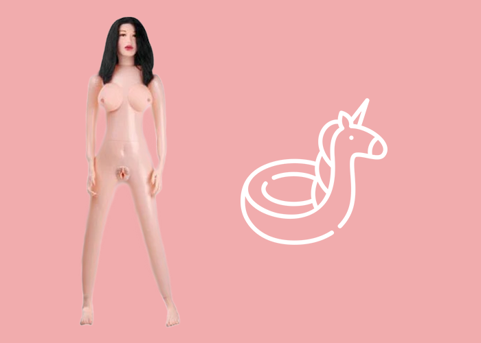 Sexpuppe vor rosa Hintergrund