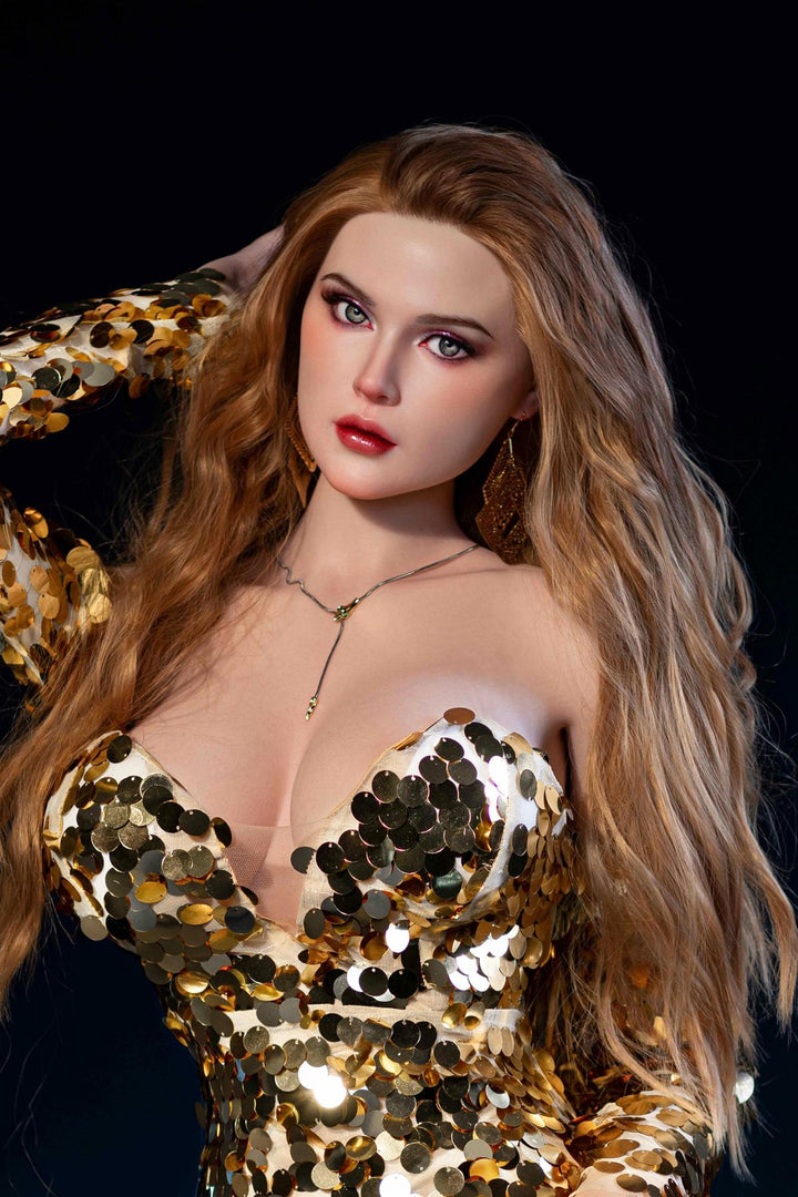 Realistische Sexpuppe mit goldenem Kleid